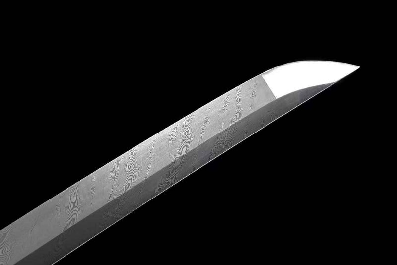 Damascus steel blade with flowing patterns